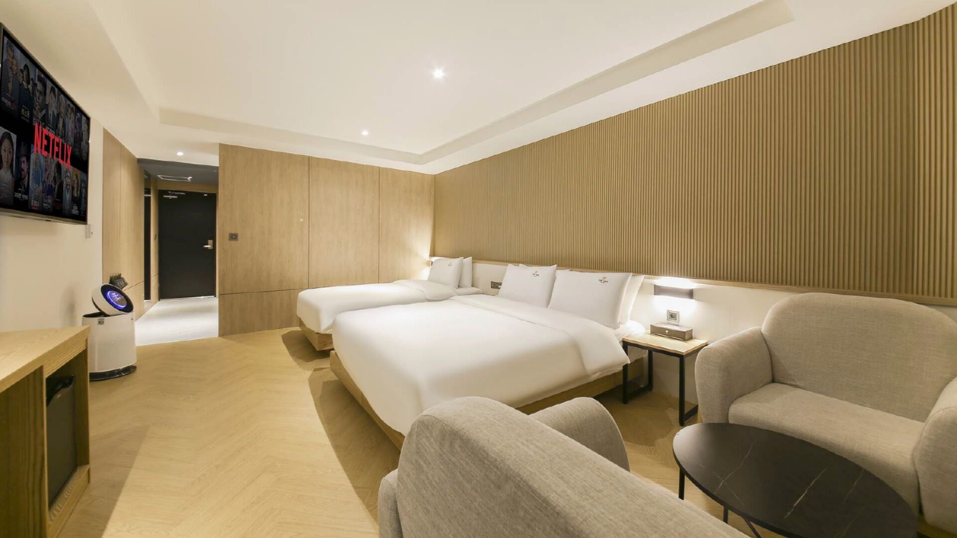 Individually furnished, blackout curtains, soundproofing, free WiFi