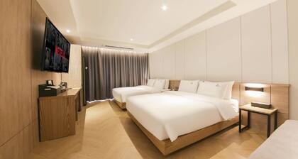 Gimhae The Van Hotel