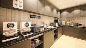 Free daily buffet breakfast