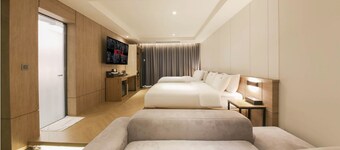 Gimhae The Van Hotel