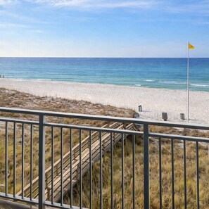 Beach - Beachfront condo with 180 degree views of the beautiful Emerald Beach in PCB! (Panama City Beach)