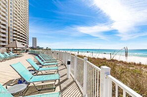 Beach - Beachfront condo with 180 degree views of the beautiful Emerald Beach in PCB! (Panama City Beach)