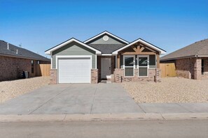 Exterior - Wellness Retreat - 3BR/2BA - Family Friendly (Lubbock)
