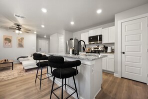 Fridge, microwave, oven, stovetop - Wellness Retreat - 3BR/2BA - Family Friendly (Lubbock)