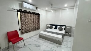 Kamar Deluks, pemandangan kota | Meja kerja dan Wi-Fi gratis