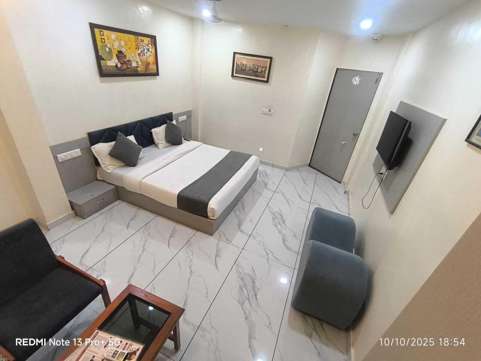 Executive Room, City View