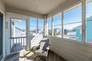 Terrace/patio - Beach Please - Corolla, Oceanside, Pool, Hot Tub, Pet OK, YR Flex Stays (Corolla)