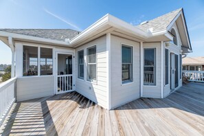 Exterior - Beach Please - Corolla, Oceanside, Pool, Hot Tub, Pet OK, YR Flex Stays (Corolla)