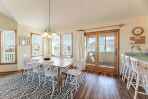 Dining - Beach Please - Corolla, Oceanside, Pool, Hot Tub, Pet OK, YR Flex Stays (Corolla)