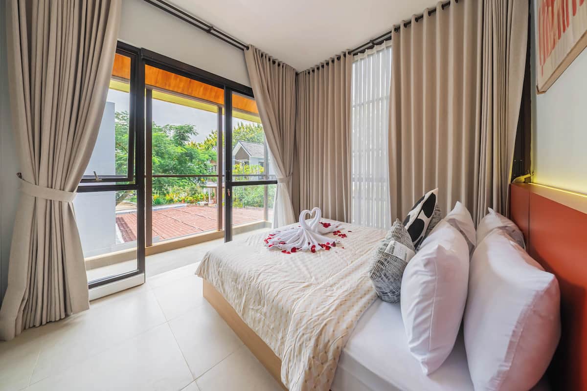 Standard Villa, Balcony | Laptop workspace, iron/ironing board, free WiFi, bed sheets