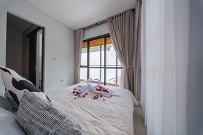 Laptop workspace, iron/ironing board, free WiFi, bed sheets - Villa Vatama Jimbaran (Jimbaran)