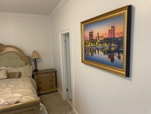 3 habitaciones, tabla de planchar con plancha y wifi gratis 