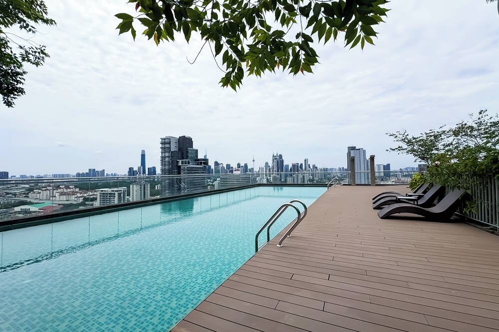 The Suite by Manhattan Group