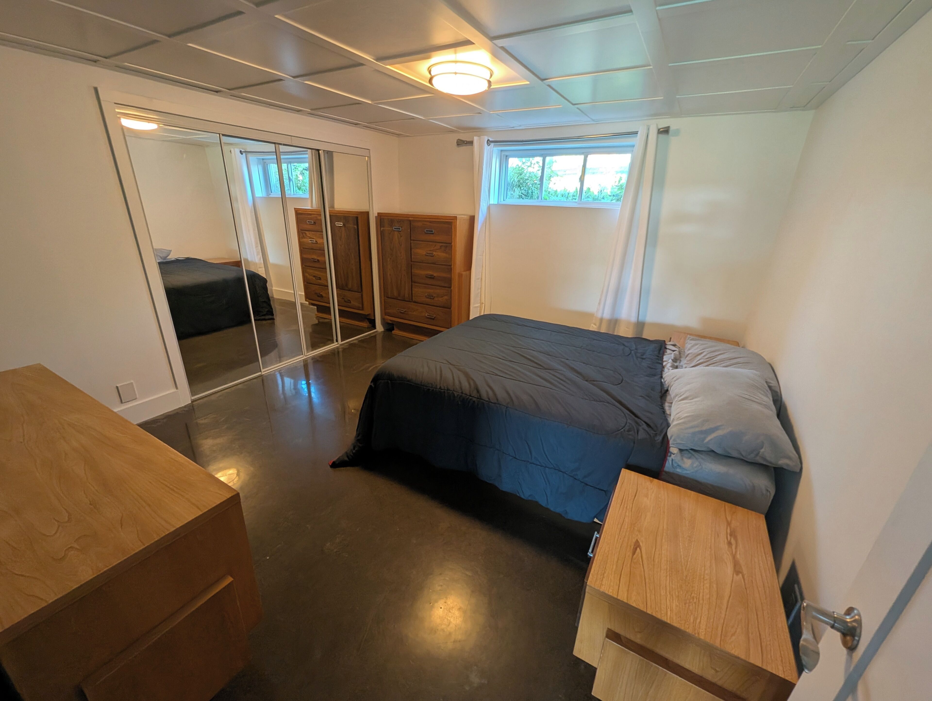 3 chambres, bureau, Wi-Fi gratuit, draps fournis