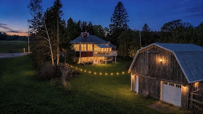 Fully-equipped riverside cottage with jacuzzi.