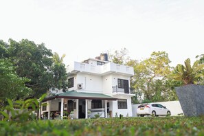 Exterior - Yala Elegant Hotel (Tissamaharama)