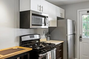 Interior - Brookwood Courtyard by BCA Furnished Apartments Bcc2b 10 J (Atlanta)