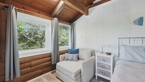 Interior - Sunshine Lakehouse at Canyon Lake (Canyon Lake)