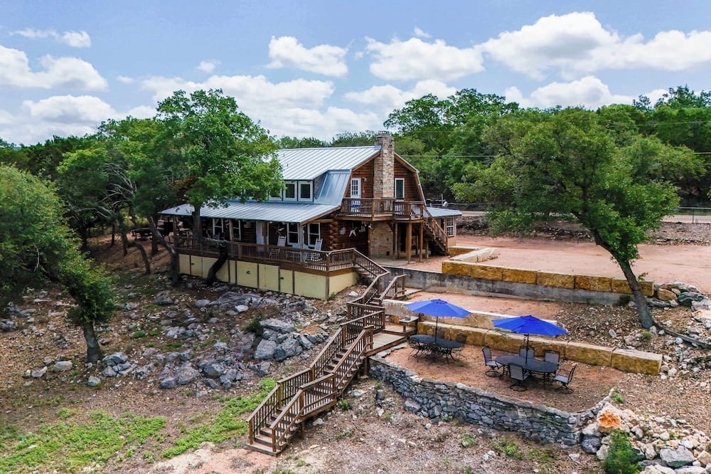 Sunshine Lakehouse at Canyon Lake