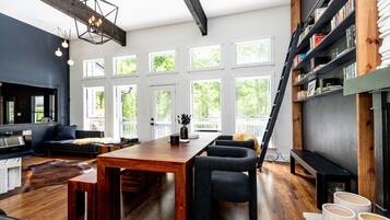 House (5 Bedrooms) | Interior