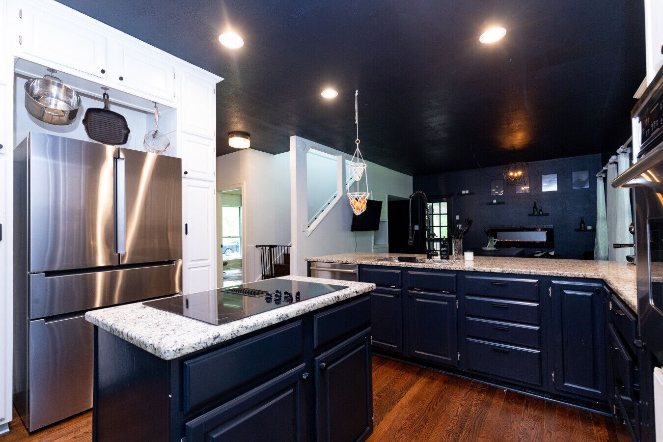 المنشأة من الداخل