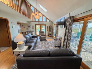 TV - Salty Paws - 4 BR Oceanside vacation home in the heart of Duck w/Private Pool (Duck)