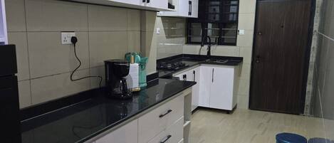 微波炉、烤箱、炉灶