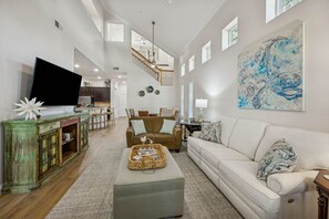 Smart TV - Spacious, Luxurious 3BR Condo with Pool- Summerwoods in Fernandina Beach (Fernandina Beach)