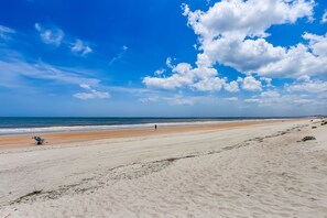 Beach nearby - Spacious, Luxurious 3BR Condo with Pool- Summerwoods in Fernandina Beach (Fernandina Beach)