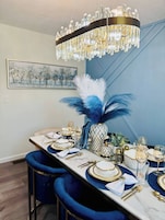 Casa, 4 quartos, acessível, sacada | Sala de jantar