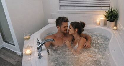 Luxury Retreat With Jacuzzi, Fire Pit and Playroom