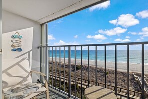Property grounds - Oceanfront Comfort at the Cabana! (Carolina Beach)