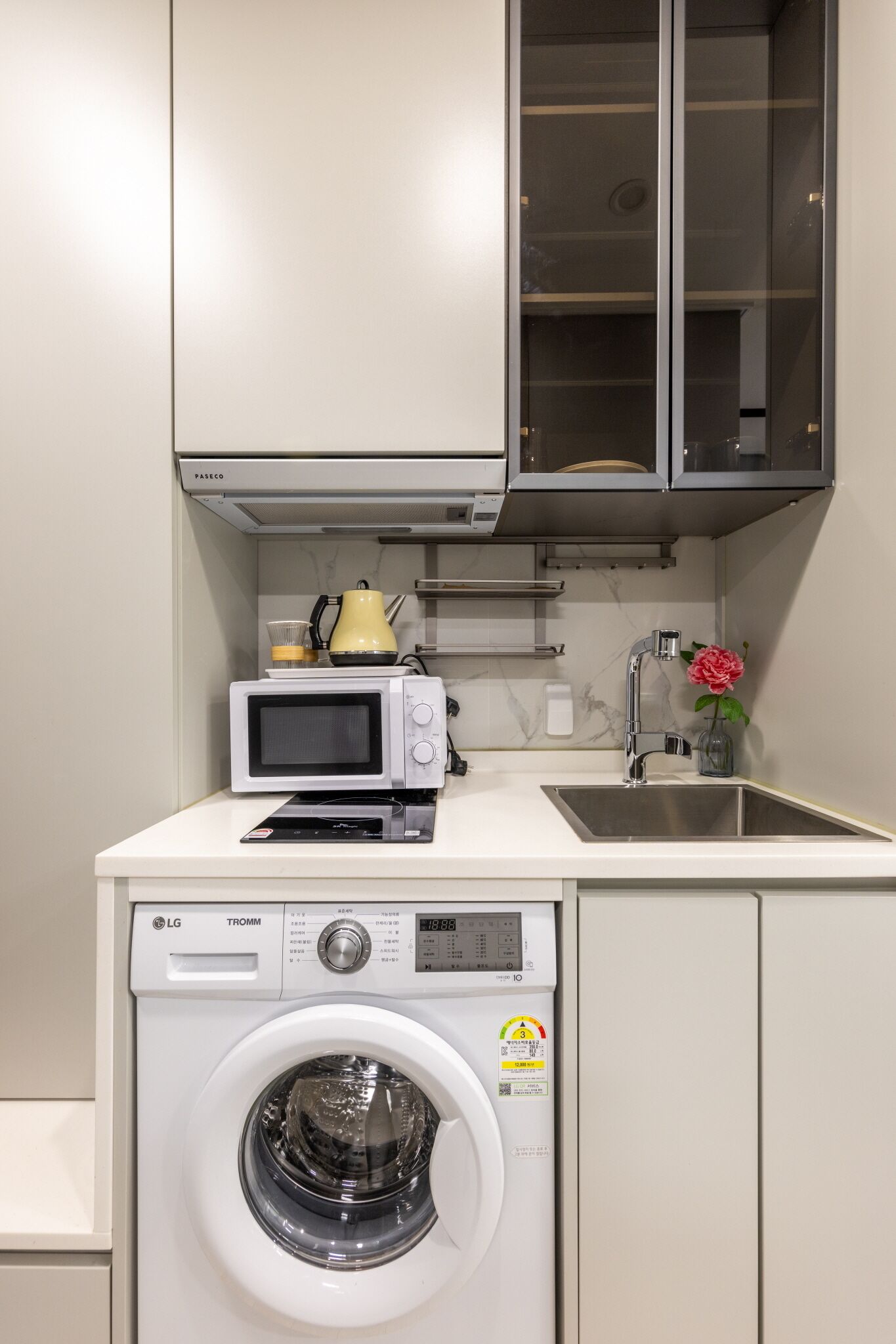 Phòng 3 Deluxe, phòng tắm riêng, quang cảnh thành phố | Bếp riêng | Tủ lạnh, lò vi sóng, bếp nấu, dụng cụ nấu nướng/bát dĩa/dao nĩa 