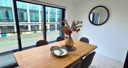 Contemporary2BR Stay at Salisbury Street