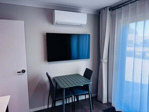 Dining - Heavenly Tekapo Apartment C (Lake Tekapo)