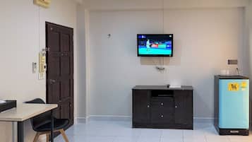 Desk, free WiFi, bed sheets
