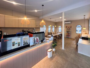 Coffee shop - Baan Mak Mai Hotel (Sisaket)