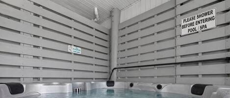 Indoor spa tub