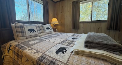 Cozy Ski Lodge w/ Sauna & Game Lounge - Schnickelfritz #2