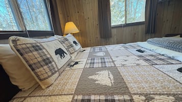 2 bedrooms, desk, iron/ironing board, free WiFi