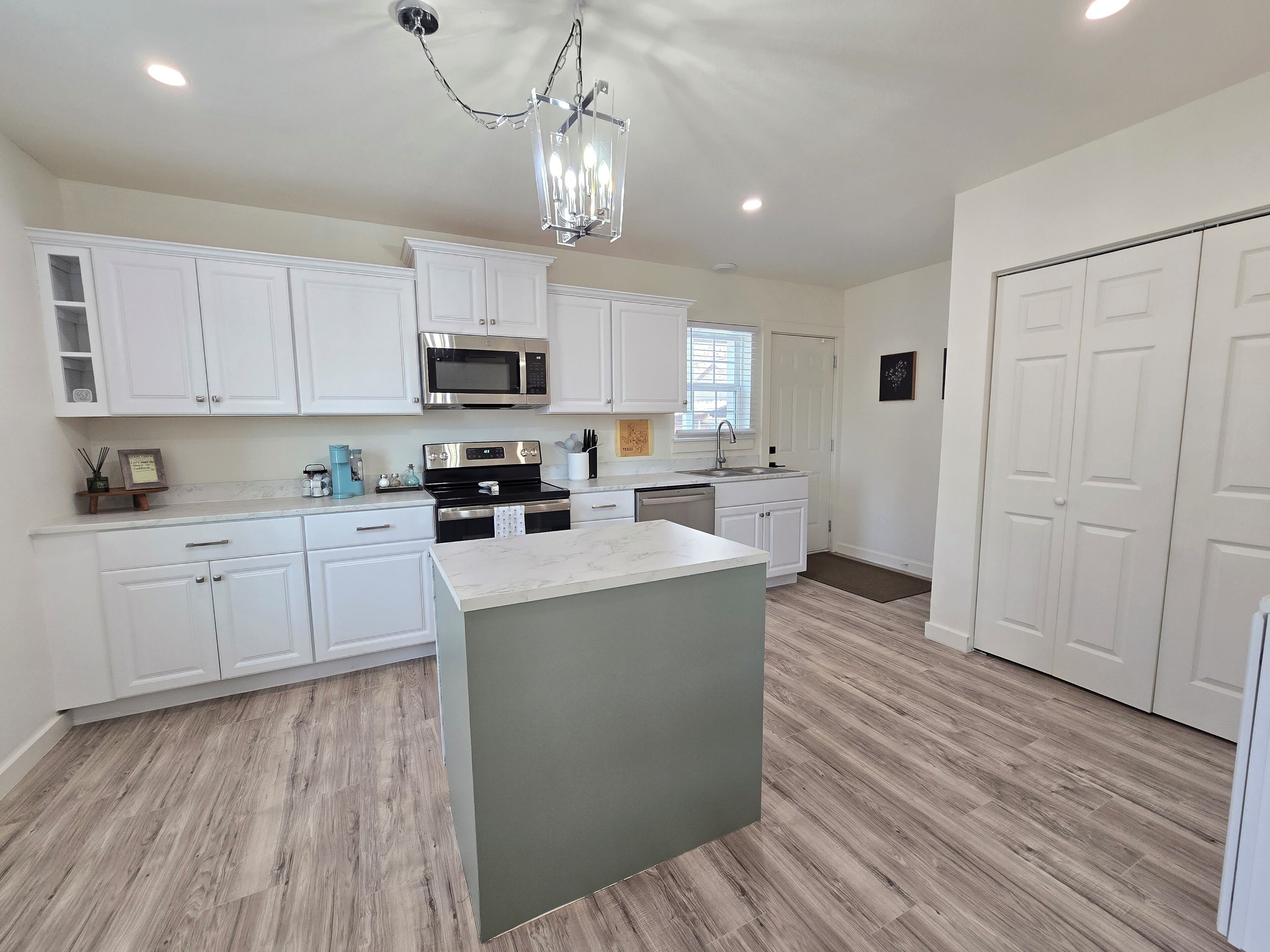 Microwave, oven, stovetop, dishwasher