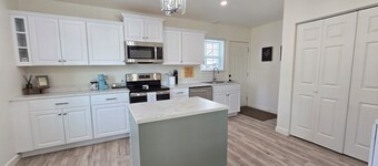 Little Green Cottage in the Heart of Lubbock