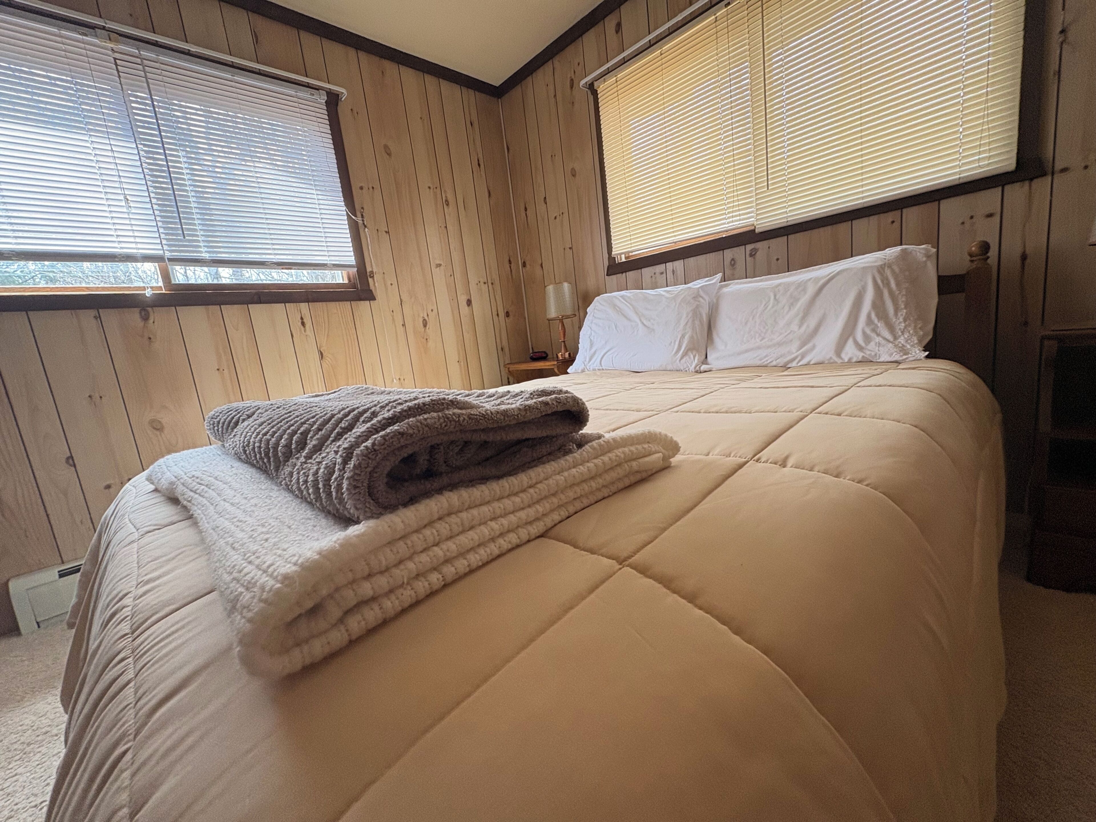 2 bedrooms, desk, iron/ironing board, free WiFi