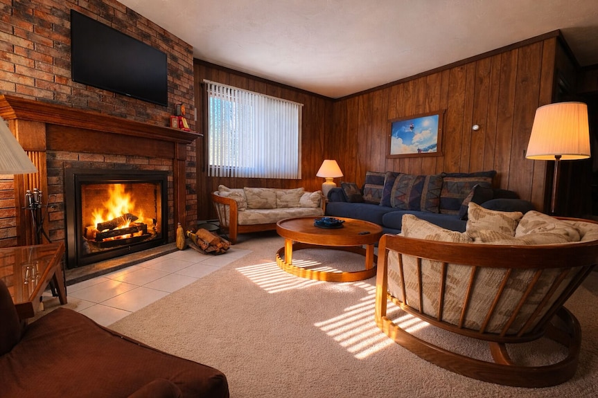 U.p. Lodge By Trails & Lake Superior + Game Room, Firepit: Schnickelfritz #3 - Ironwood, MI