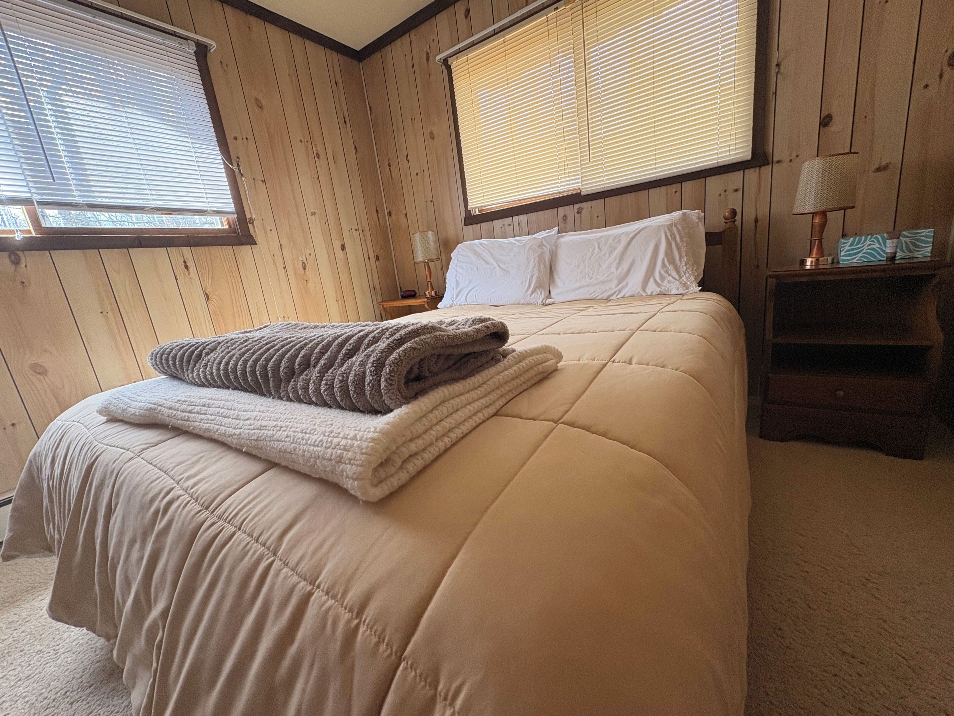 2 bedrooms, desk, iron/ironing board, free WiFi