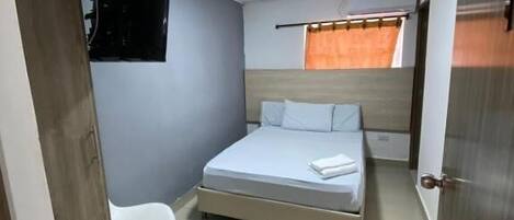 Doppia Basic, patio, vista giardino | Una scrivania, Wi-Fi gratuito