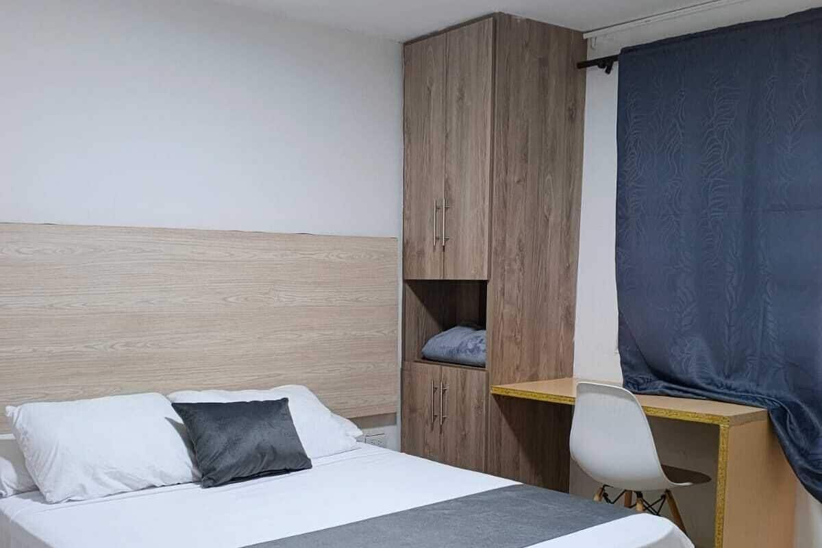 Bureau, accĂšs au Wi-Fi (inclus)