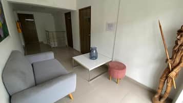 Basic Triple Room, Garden View