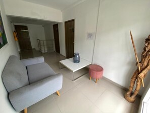 Habitación triple básica, vistas al jardín