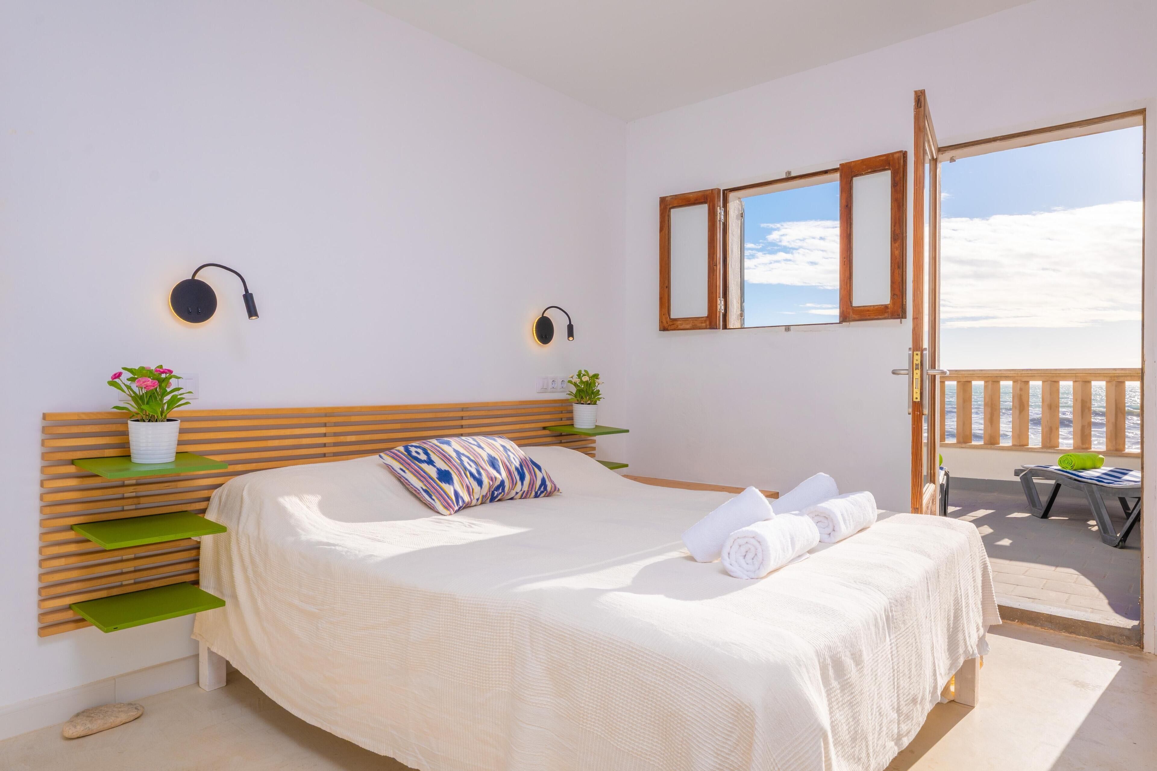 3 slaapkamers, een strijkplank/strijkijzer, beddengoed